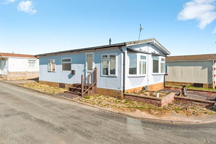 2 Bedroom Park Home For Sale In Cheveley Park, Grantham, NG31