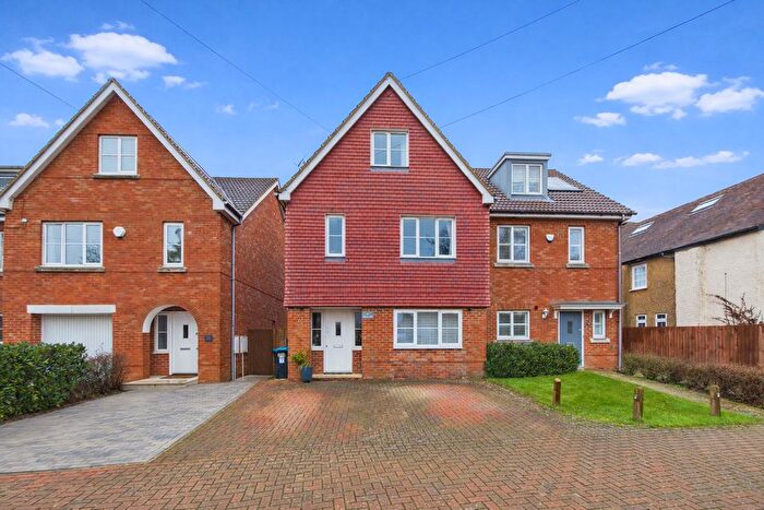 4 Bedroom Semi-Detached House For Sale In Adeyfield Road, Hemel Hempstead Hemel Hempstead, HP2