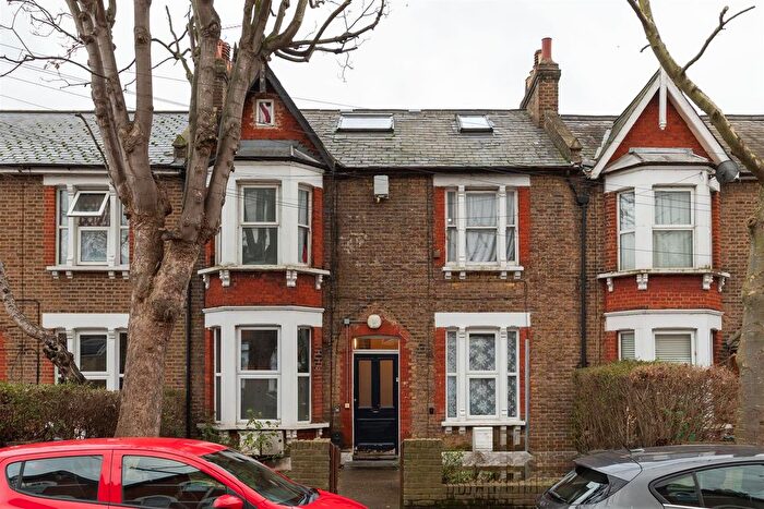 Studio For Sale In Carisbrooke Road, Walthamstow, E17