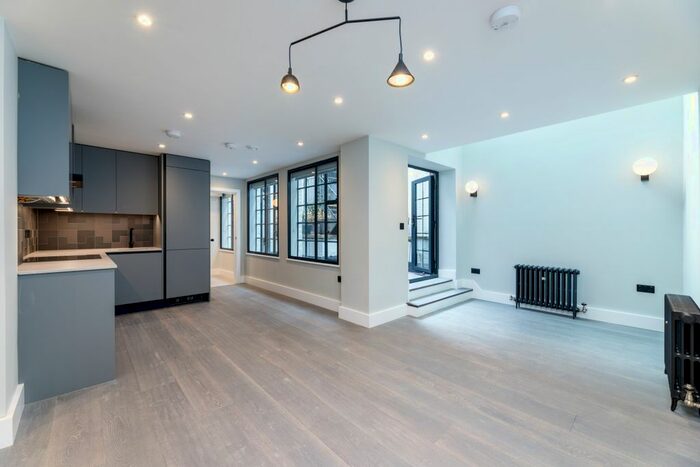 1 Bedroom Flat To Rent In Beak Street, Soho, W1F