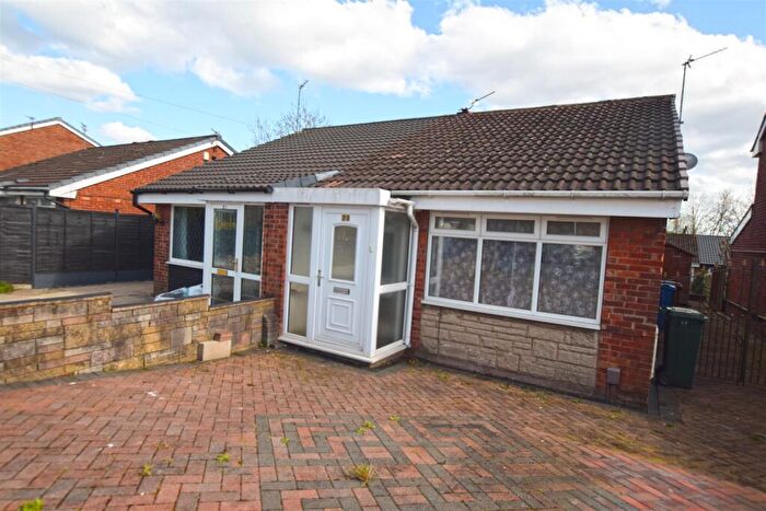2 Bedroom Semi-Detached Bungalow For Sale In Glenwood Drive, Middleton, Manchester, M24