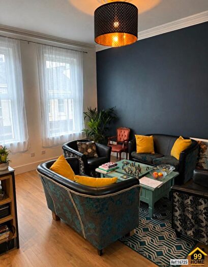1 Bedroom Flat To Rent In Lucius Street, Torquay, Devon, TQ2