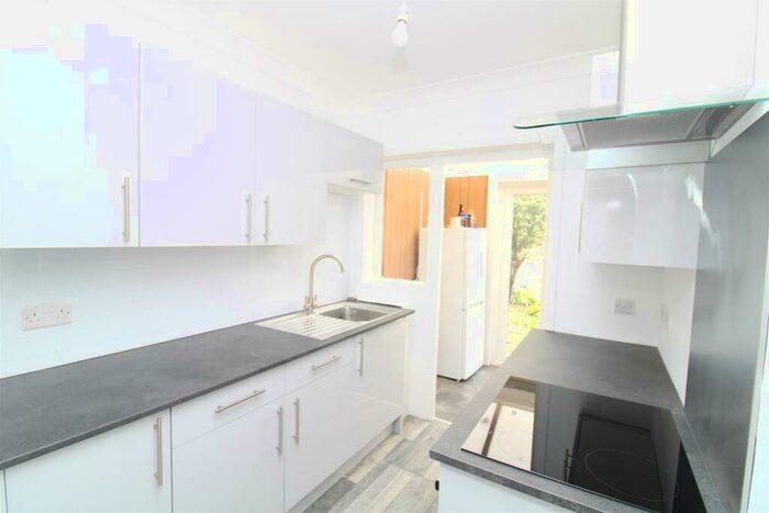3 Bedroom House To Rent In Rowan Avenue, Hove, BN3