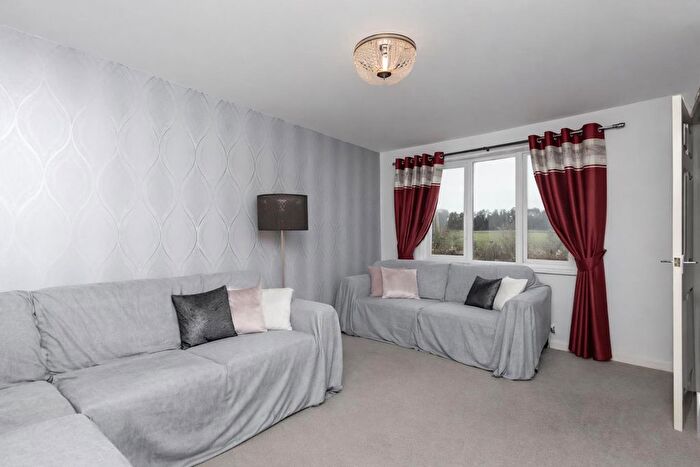 3 Bedroom Detached House For Sale In Seaton Crescent, Knottingley, WF11