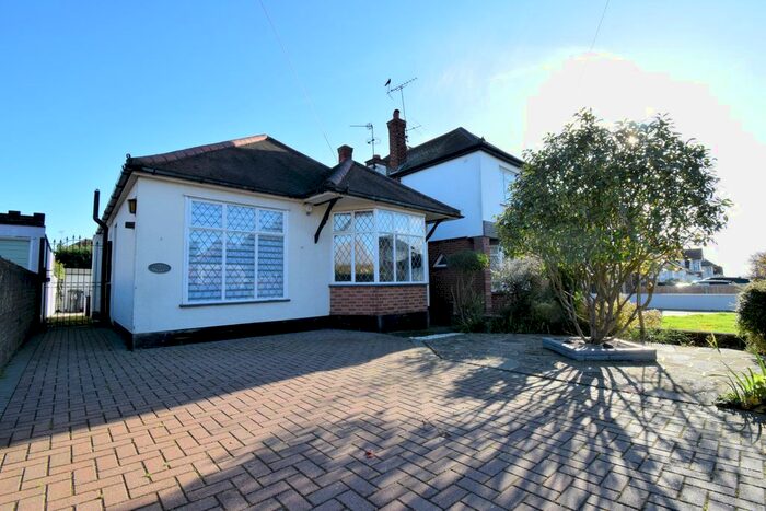 2 Bedroom Detached Bungalow To Rent In Berkeley Gardens, Leigh-On-Sea, SS9