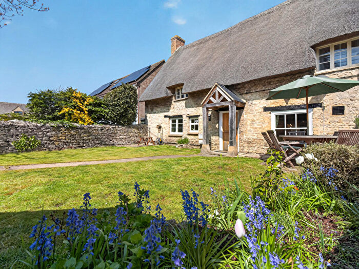 4 Bedroom Cottage For Sale In Witney Road, Ducklington Witney, OX29