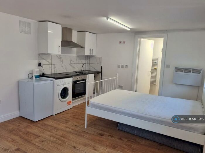 Studio To Rent In Middleton Road, Carshalton, SM5