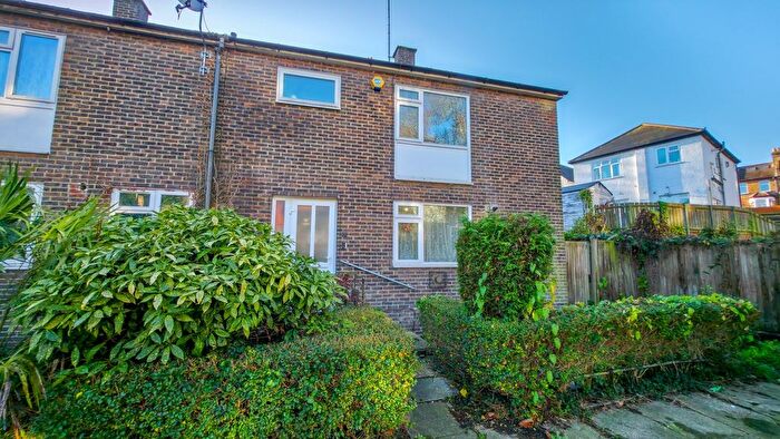 4 Bedroom End Terrace House For Sale In Revell Rise, Winns Common, London, SE18