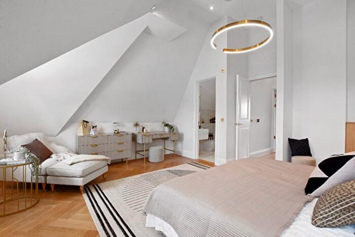 2 Bedroom Duplex To Rent In The Ridgeway, London, EN2