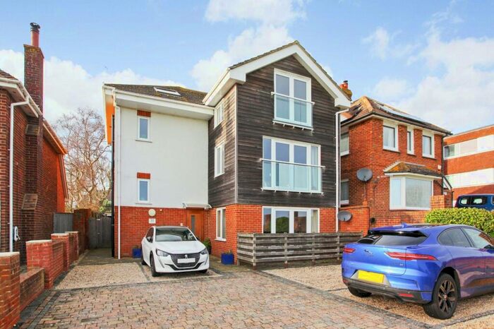 2 Bedroom Apartment To Rent In Wear Bay Road, Folkestone, Kent, CT19