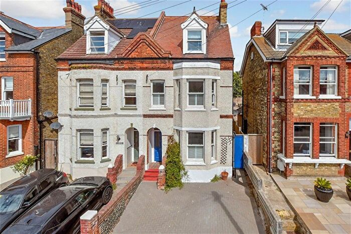 5 Bedroom Semi-Detached House For Sale In Rectory Road, Broadstairs, Kent, CT10