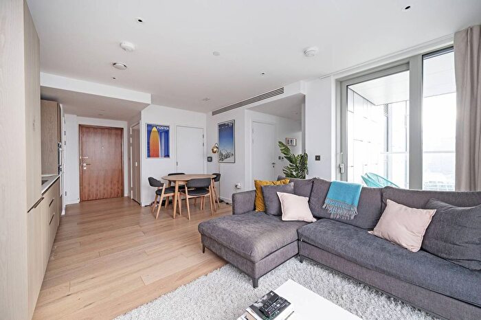 1 Bedroom Flat To Rent In City Road, Old Street, London, EC1V