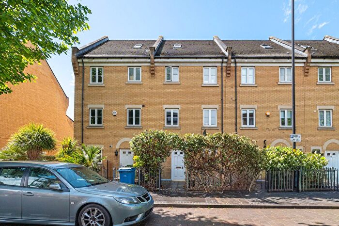 4 Bedroom Terraced House To Rent In Kelly Avenue, Peckham, London, SE15