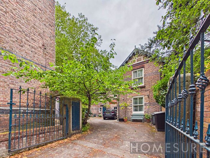 2 Bedroom Maisonette For Sale In Livingston Drive North, Liverpool, Merseyside, L17