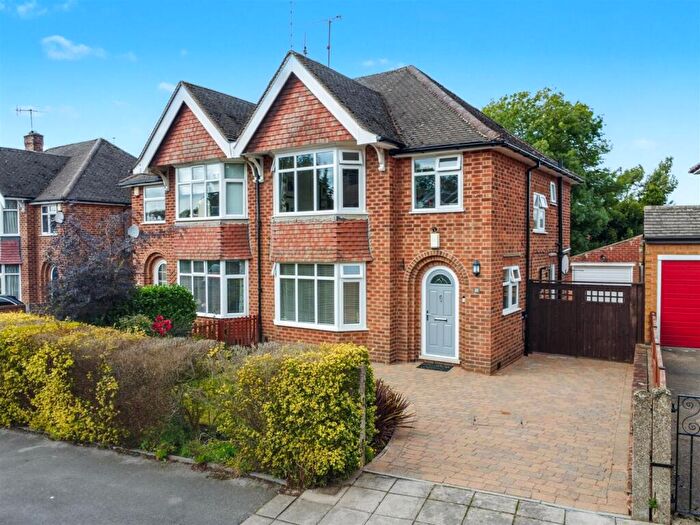 3 Bedroom Semi-Detached House For Sale In Russley Road, Bramcote, NG9