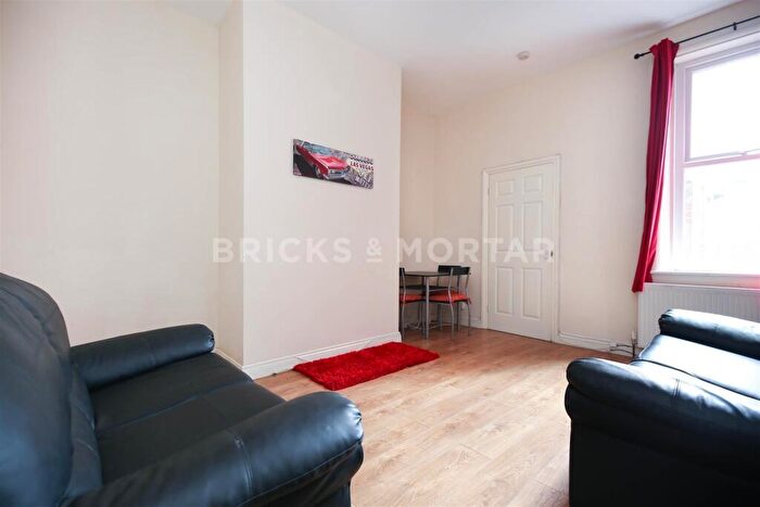 2 Bedroom Flat To Rent In Biddlestone Road, Heaton, NE6