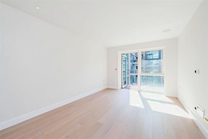 1 Bedroom Flat To Rent In Lockside House, Chelsea Creek, Fulham, SW6