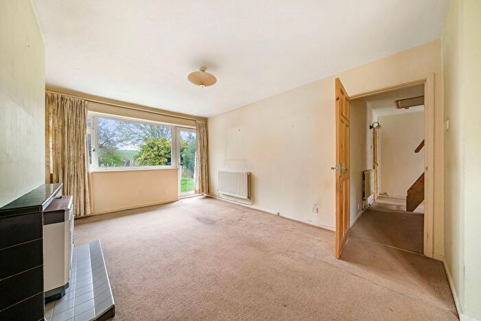 3 Bedroom Bungalow For Sale In Highridge, Alton, Hampshire, GU34