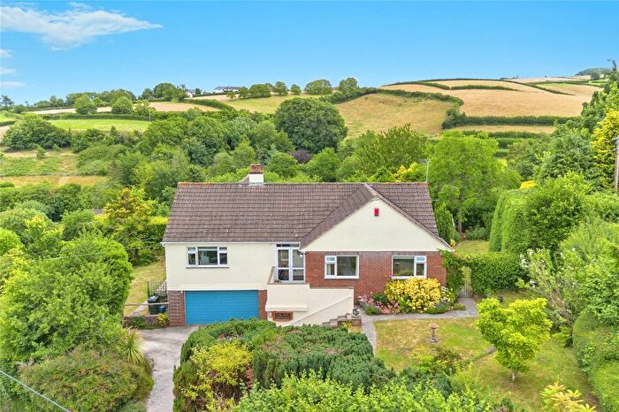 4 Bedroom Bungalow For Sale In Newton Abbot, Devon, TQ12