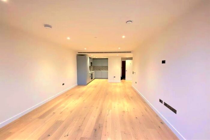 1 Bedroom Apartment To Rent In Clarendon Court, Golden Lane, London, EC1Y