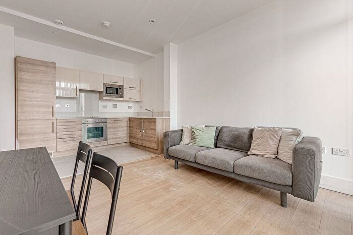 1 Bedroom Flat To Rent In Cornell Square, South Lambeth, SW8