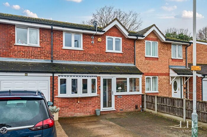 3 Bedroom Terraced House For Sale In Webster Close, Hornchurch, RM12