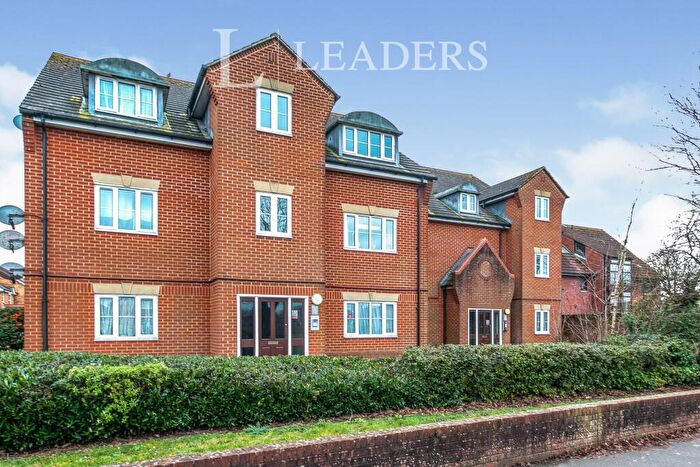 2 Bedroom Flat To Rent In Pennant Way, Purewell, Christchurch, BH23