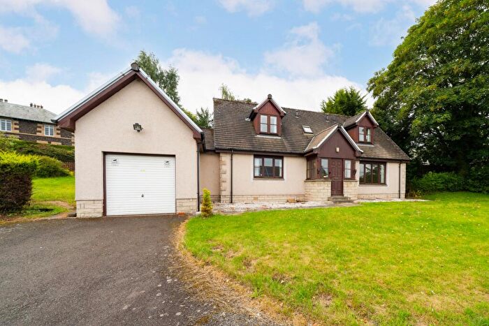 5 Bedroom Detached House For Sale In Guthrie Court, Newburgh, KY14
