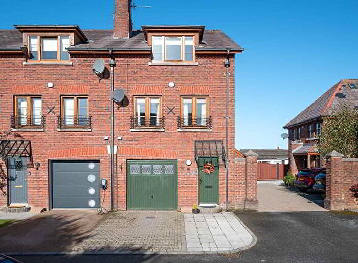 4 Bedroom TownHouse For Sale In Castlegrange, Belfast, BT5