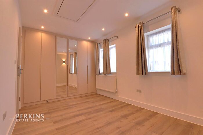 1 Bedroom Flat To Rent In Costons Lane, Greenford, UB6