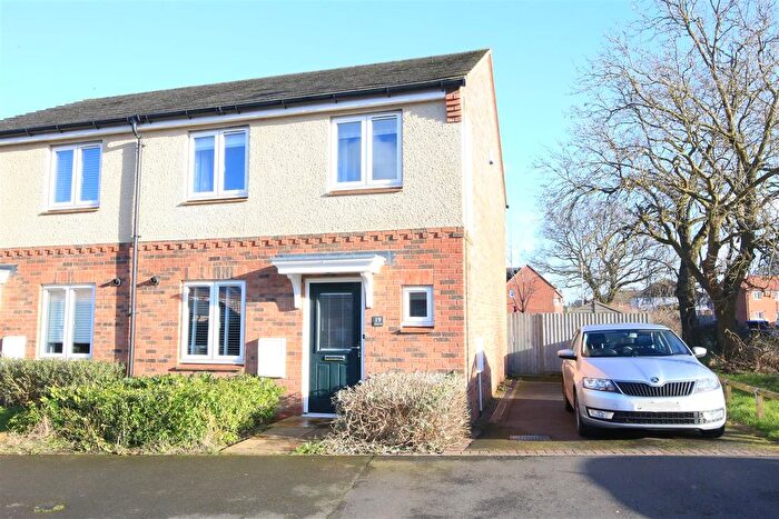 3 Bedroom Semi-Detached House For Sale In Trussell Way, Cawston, Rugby, CV22