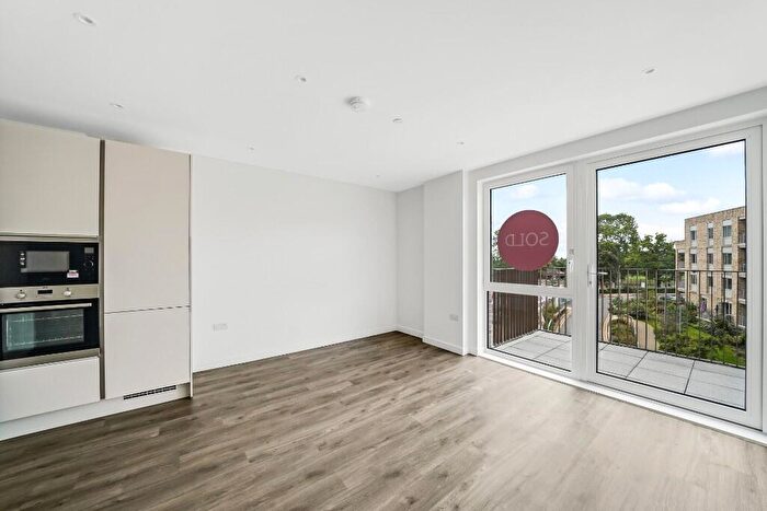 2 Bedroom Flat To Rent In Medawar Drive, London, NW7