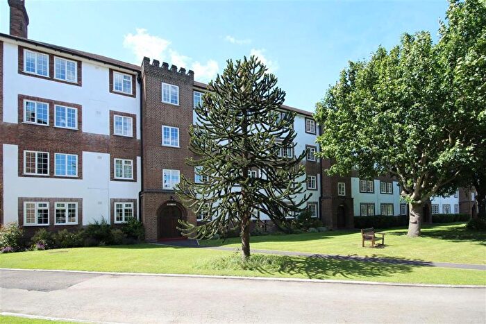 2 Bedroom Flat To Rent In Kew Road, Kew, Richmond, TW9