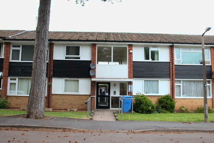 1 Bedroom Apartment To Rent In Packwood Close, Bentley Heath, B93