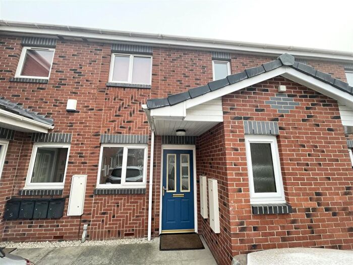 2 Bedroom Flat To Rent In Talbot Court, Talbot Street, Normanton, WF6