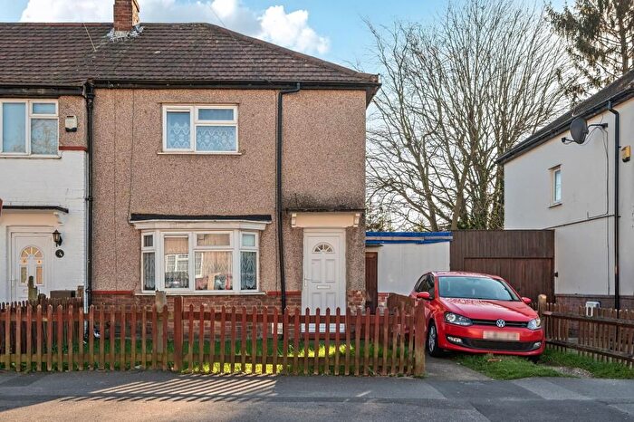 3 Bedroom End Terrace House For Sale In Slough, Berkshire, SL2