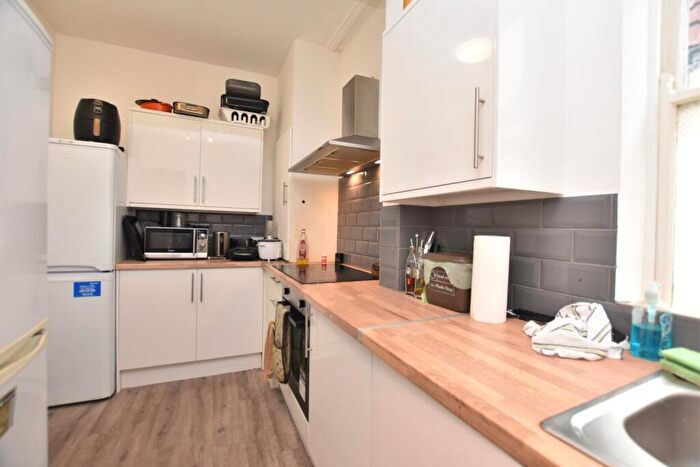 5 Bedroom Terraced House To Rent In Linden Road, Upper Maisonette, Westbury Park, Bristol, BS6
