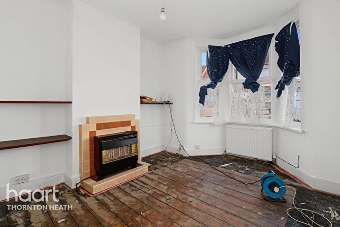 2 Bedroom Terraced House For Sale In Windsor Road, Thornton Heath, CR7