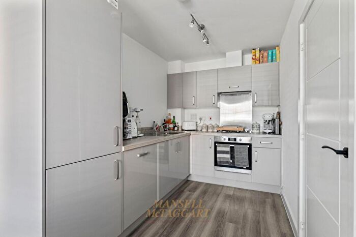 2 Bedroom Semi-Detached House For Sale In Hoadley Road, Horley, RH6