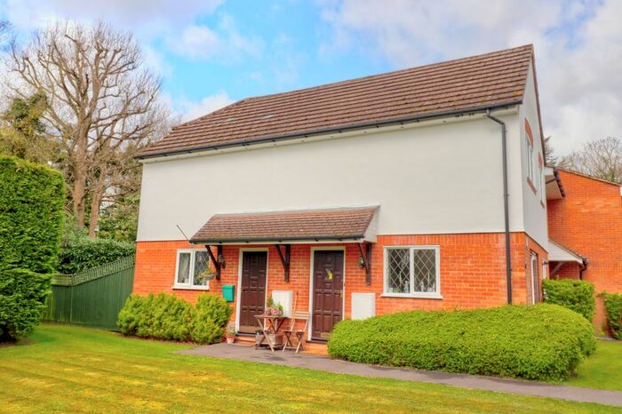 1 Bedroom Semi-Detached House To Rent In Tunmers Court, Narcot Lane, Chalfont St Peter, Bucks, SL9