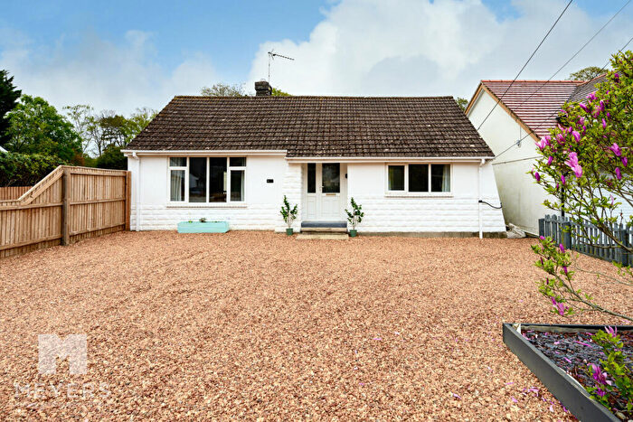2 Bedroom Bungalow For Sale In Windsor Close | St. Ives | Ringwood |, BH24