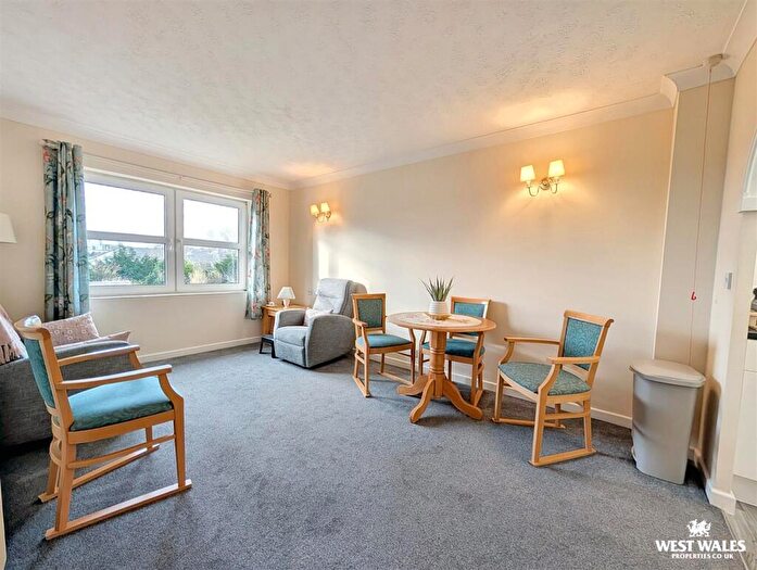 1 Bedroom Apartment For Sale In Homerees House, The Parade, Carmarthen, SA31