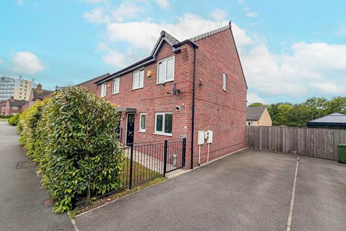 3 Bedroom Property To Rent In Cartmell Drive, Leeds, LS15