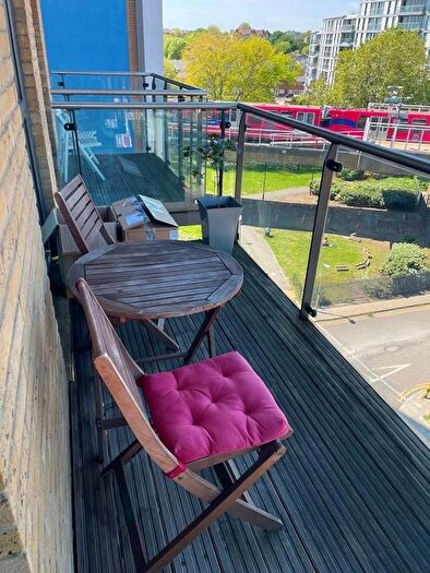 1 Bedroom Flat To Rent In Hudson Building, Deals Gateway, London, SE10