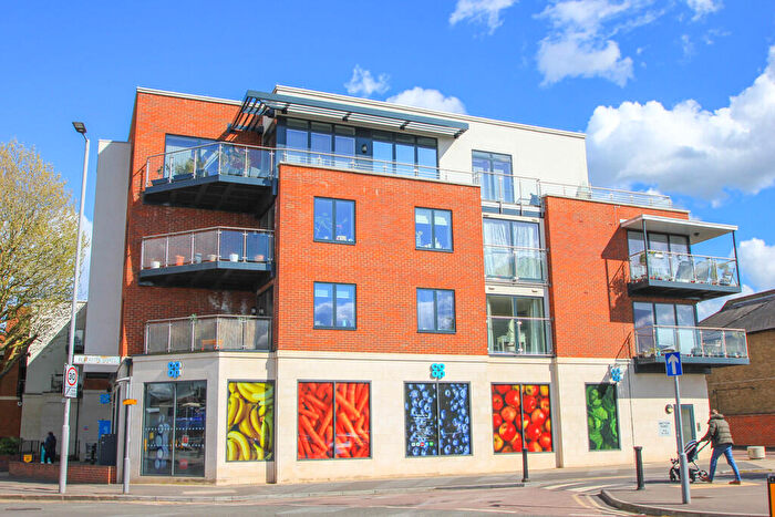 2 Bedroom Apartment To Rent In Surbiton, KT6