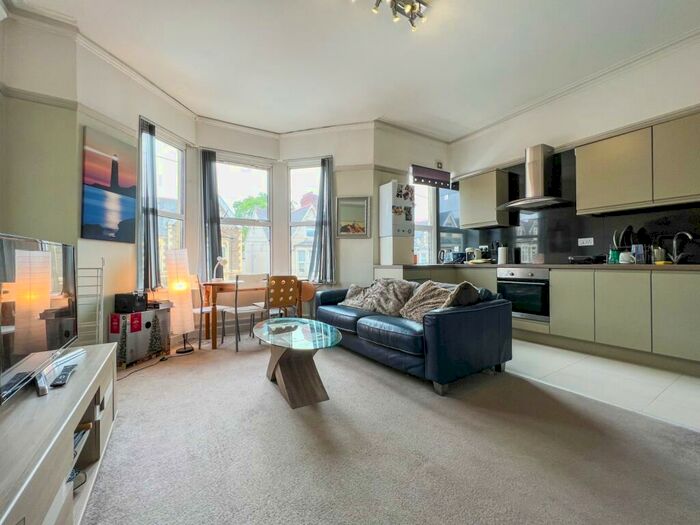 2 Bedroom Flat To Rent In Claude Road, Roath, CF24