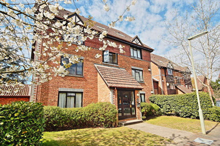 1 Bedroom Flat To Rent In Oriental Road, Woking, GU22