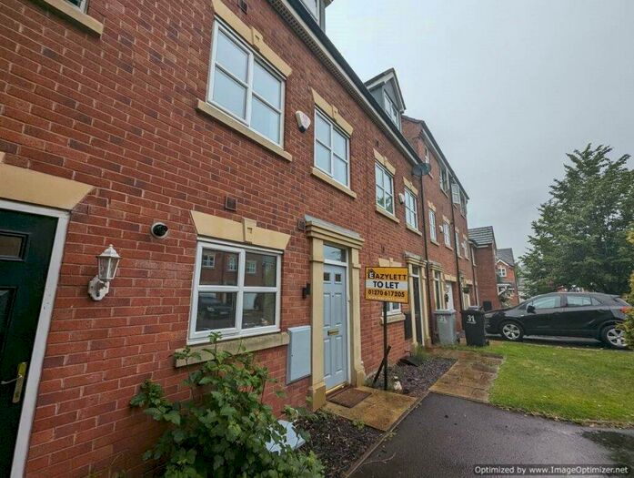 Terraced House To Rent In Ursuline Way, Crewe, CW2