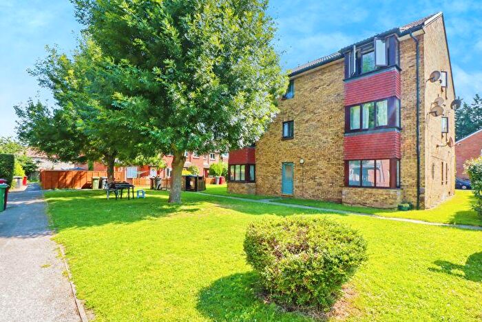 Studio For Sale In Mead Avenue, Langley, SL3