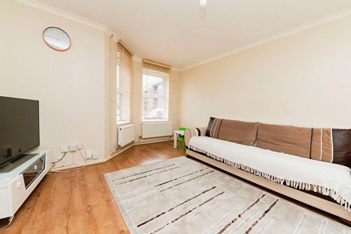 2 Bedroom Terraced House For Sale In Broadwater Crescent, Welwyn Garden City, AL7